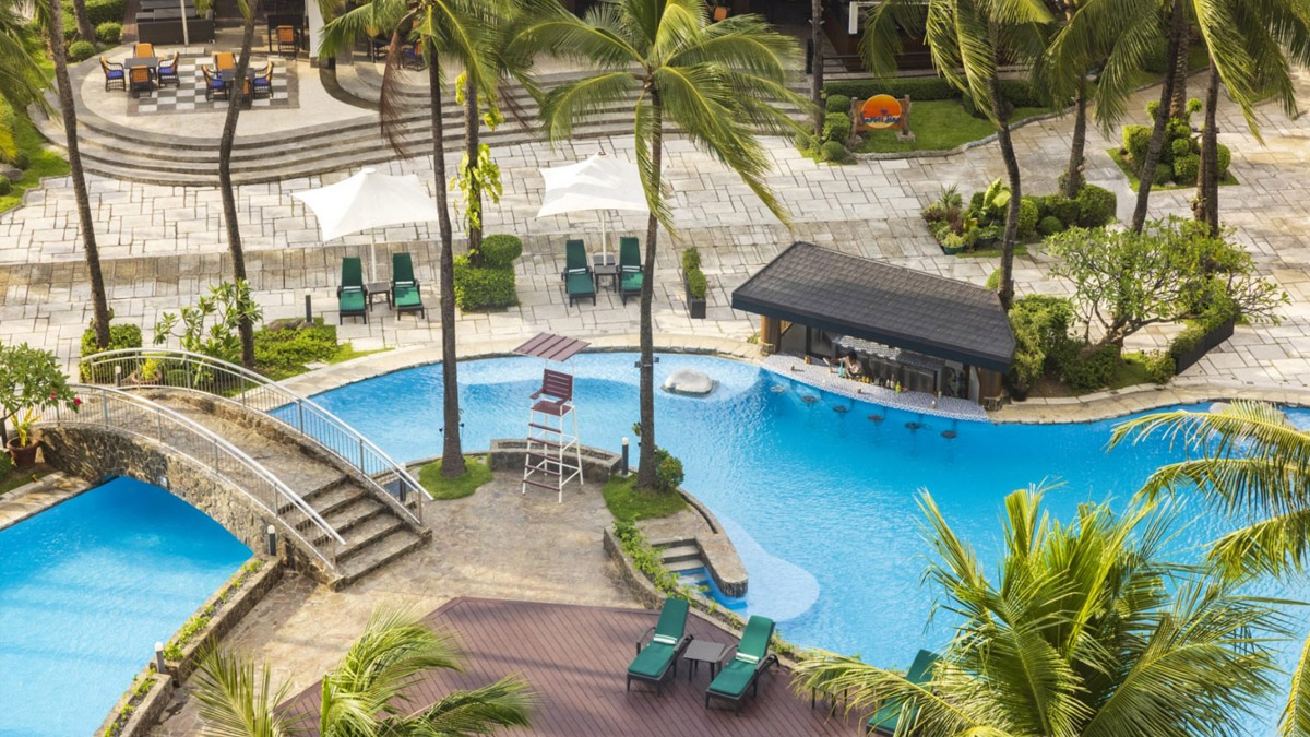 Sofitel Philippine Plaza Manila – A Five-Star Oasis by Manila Bay